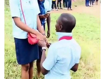 SS3 Student Proposes To His Girlfriend After Their WAEC Exams